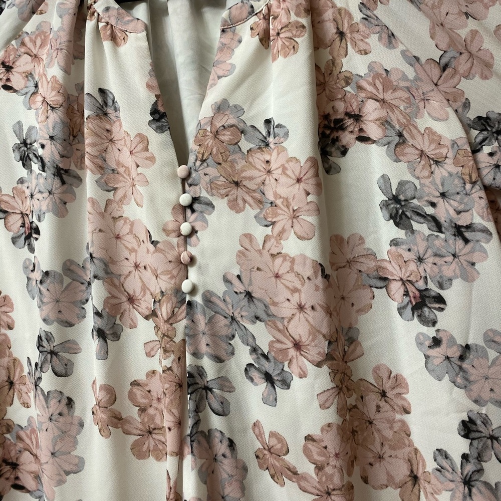 Flowy 3/4 sleeve floral dress